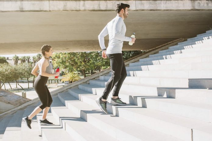 entrenamiento fuerza corredores en escaleras