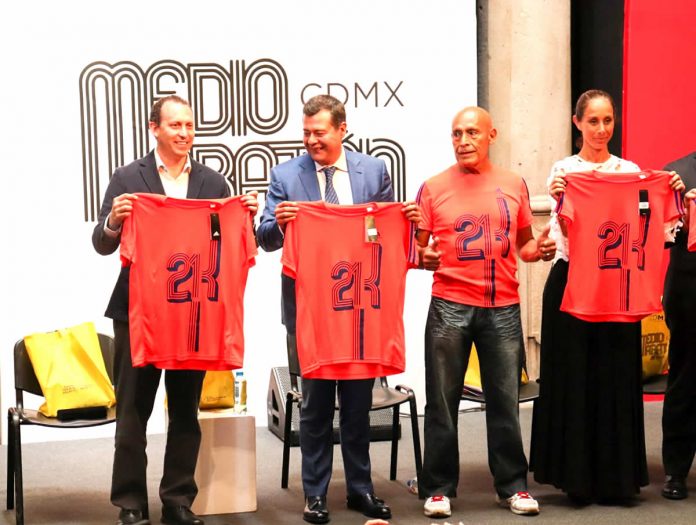 playera y medalla 21k medio maraton ciudad de mexico banorte