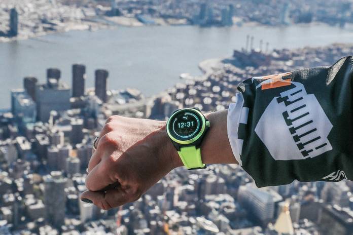 PUMA lanza su primer Reloj inteligente en la cima del Empire State