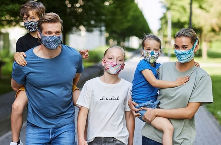 Buff lanza mascarillas