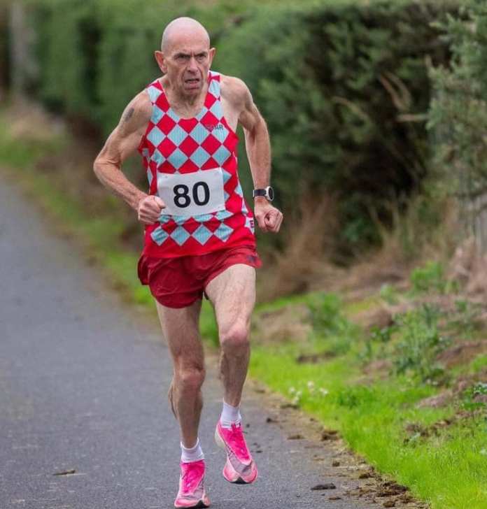 Tommy Hughes récord del mundo en maratón mayores de 60 con 23002