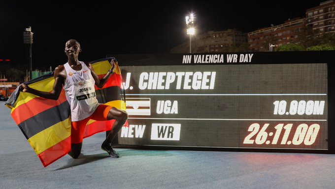 Joshua Cheptegei obtiene el récord del mundo de los 10.000 metros