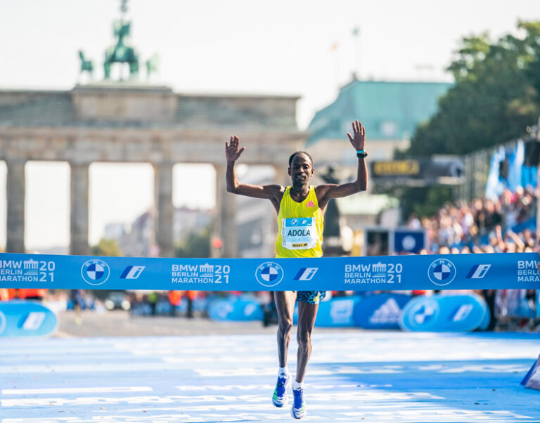 El etíope Guye Adola gana el Maratón de Berlín redefiniendo la velocidad